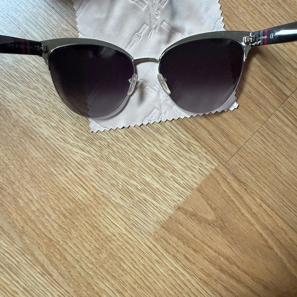 Longchamp Black Cat Eye Sunglasses with Gradient Lenses - Picture 4 of 10